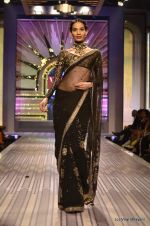 Model walk the ramp for Ritu Kumar Show at Wills Lifestyle India Fashion Week 2012 day 5 on 10th Oct 2012 (43).JPG